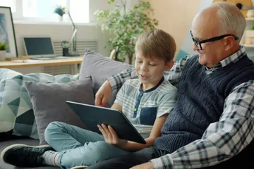 Family estate-planning discussion representing multigenerational Alaska trust planning